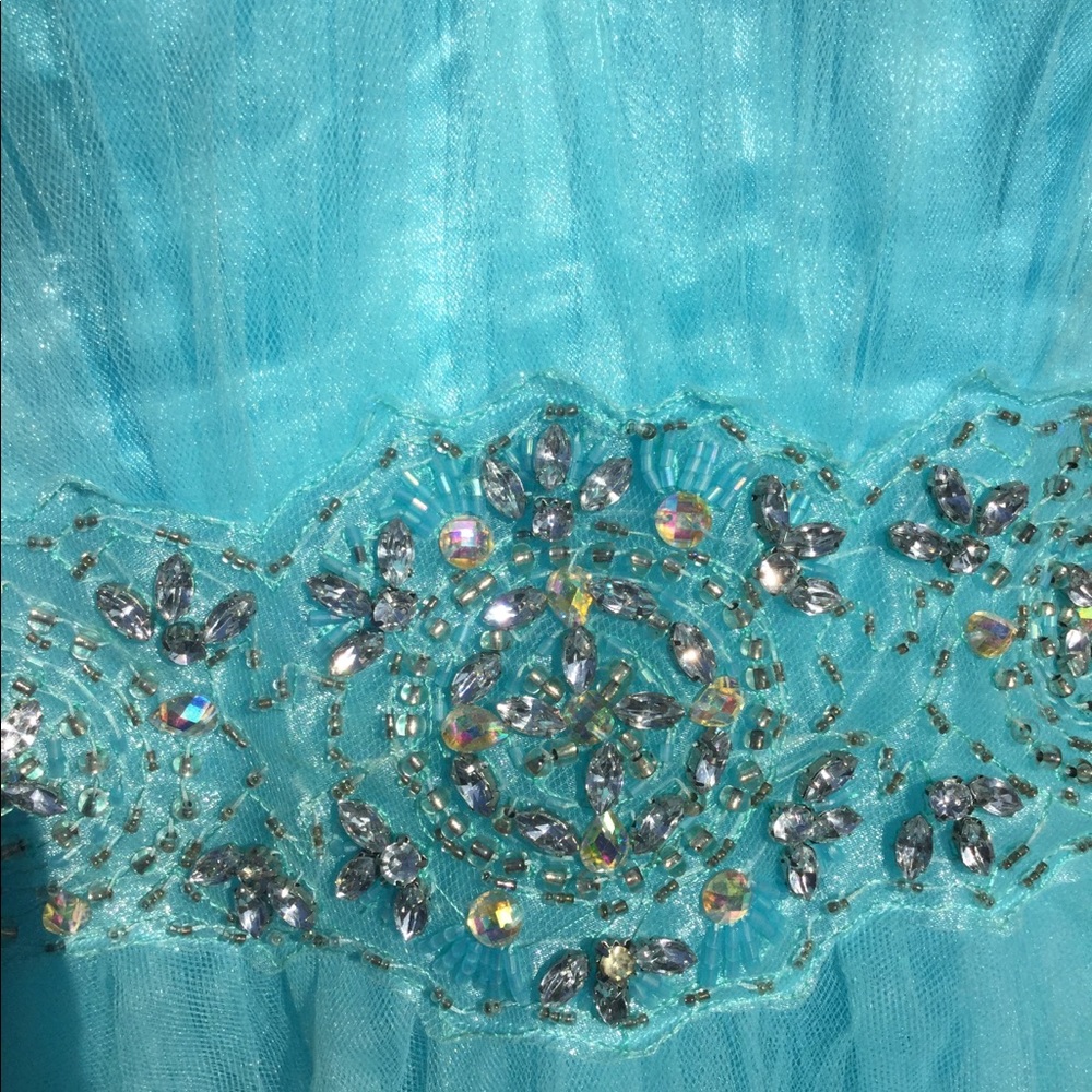 Dress - Picture 5 of 6